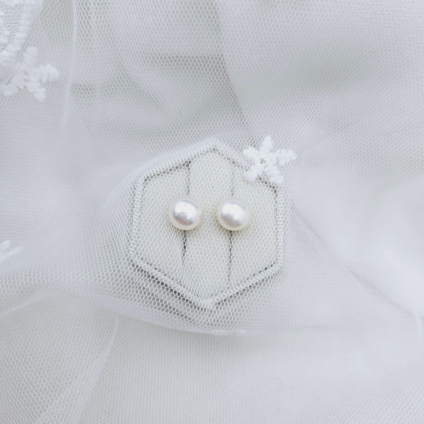 9mm Pearl Stud Earrings