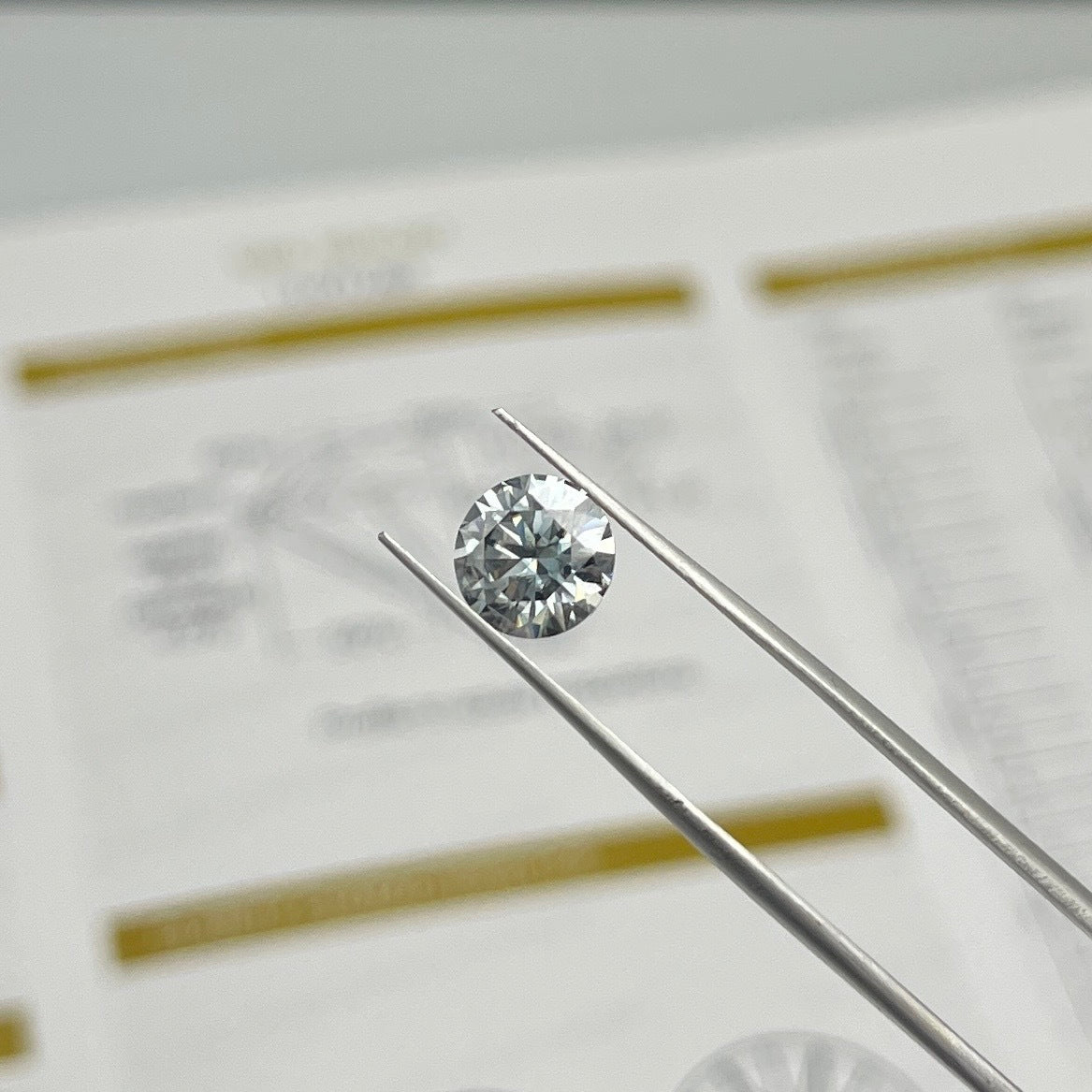 1.5ct Light Grey Round Cut Moissanite