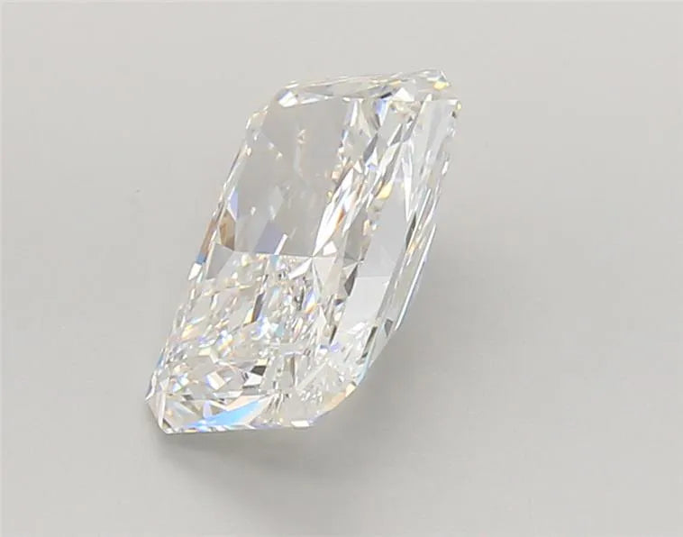 2.00ct Radiant Lab Grown Diamond (Colour E, Clarity VVS1, IGI Certified)