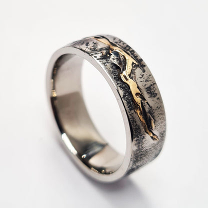 Men's Wedding Band: Titanium with 9ct Yellow Gold crack inlay