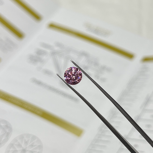 0.8ct Pink Round Moissanite