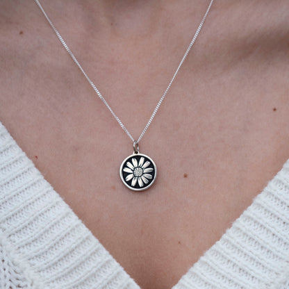 Round Birth Flower Necklace