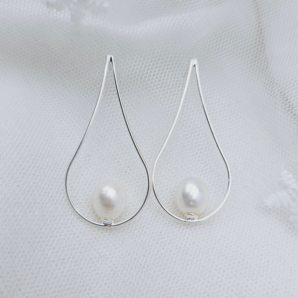 Pearl in Teardrop Hanging Earrings