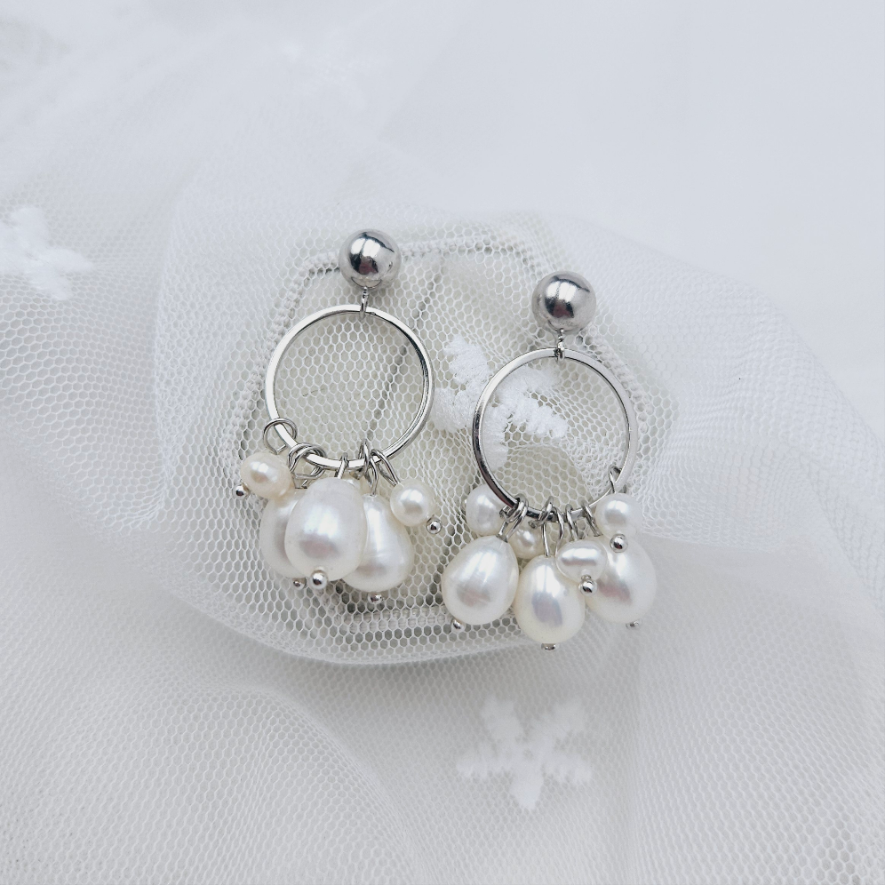 Cluster Pearl Hanging Earrings